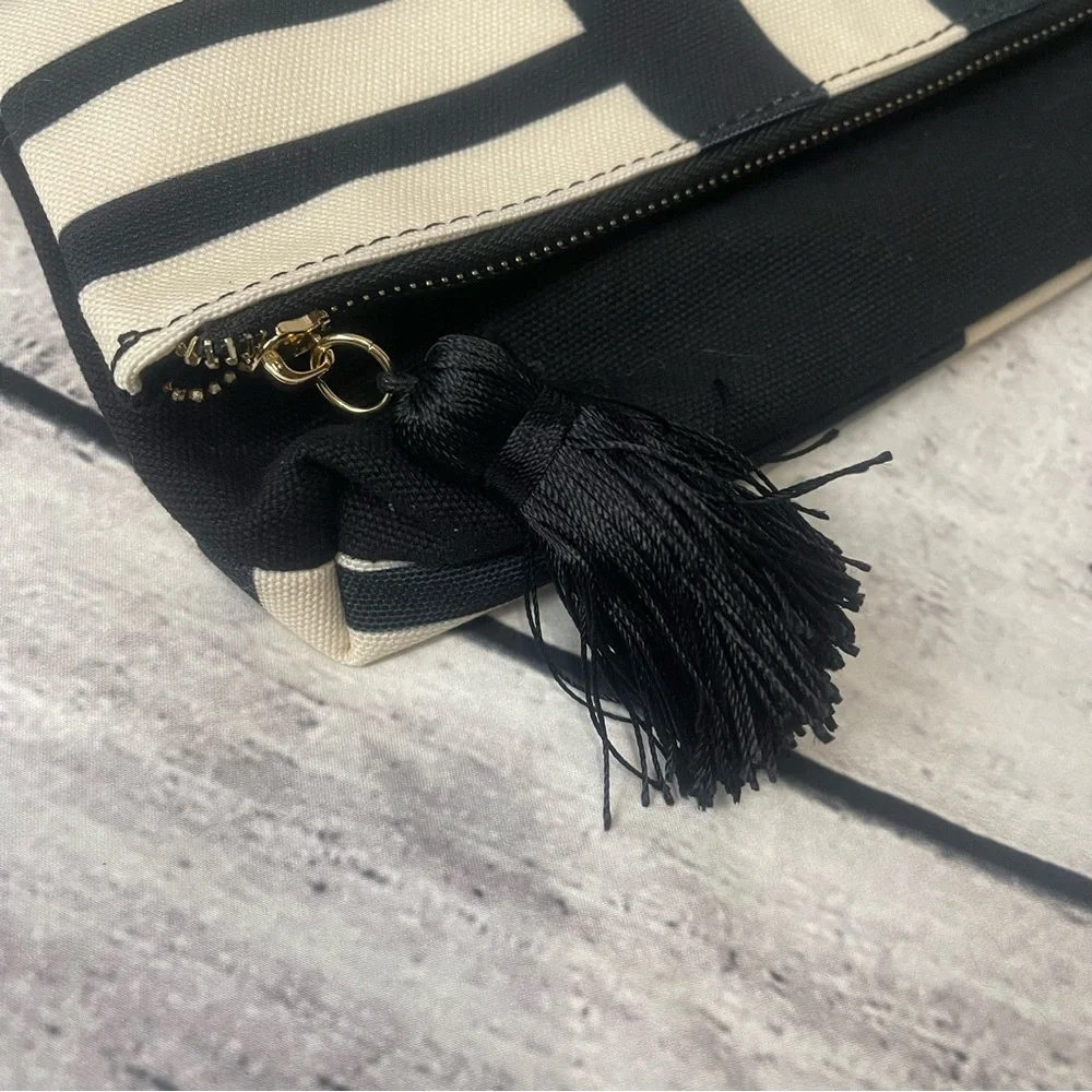 SUMMER & ROSE CANVAS FOLD OVER CLUTCH NWOT